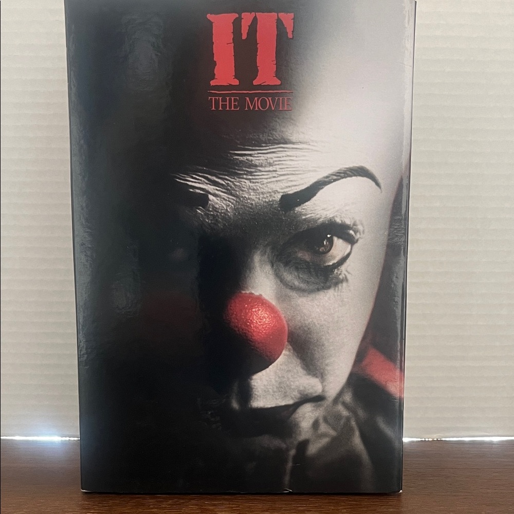 It The Movie Ultimate Pennywise 7" Action Figure & Accessories
